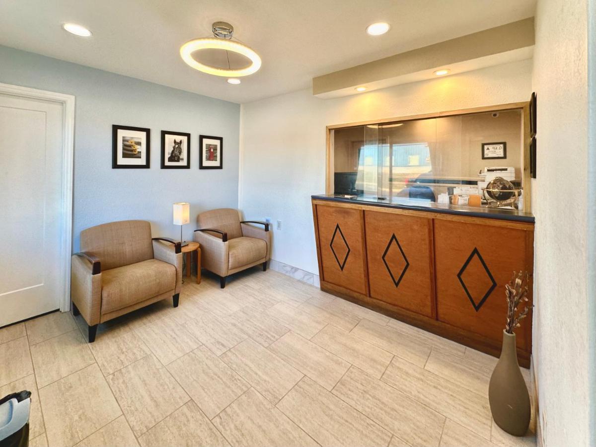 Royal Inn And Suites Charlotte Airport エクステリア 写真