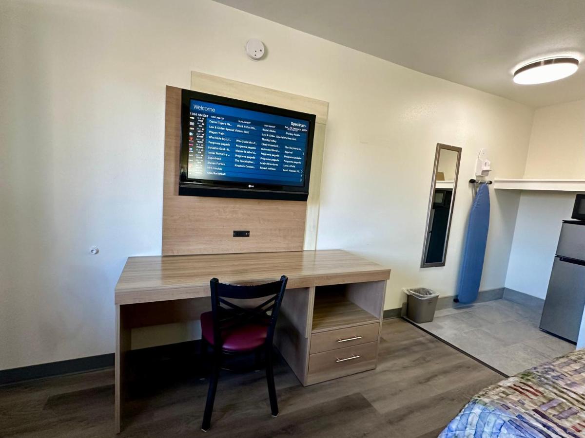 Royal Inn And Suites Charlotte Airport エクステリア 写真