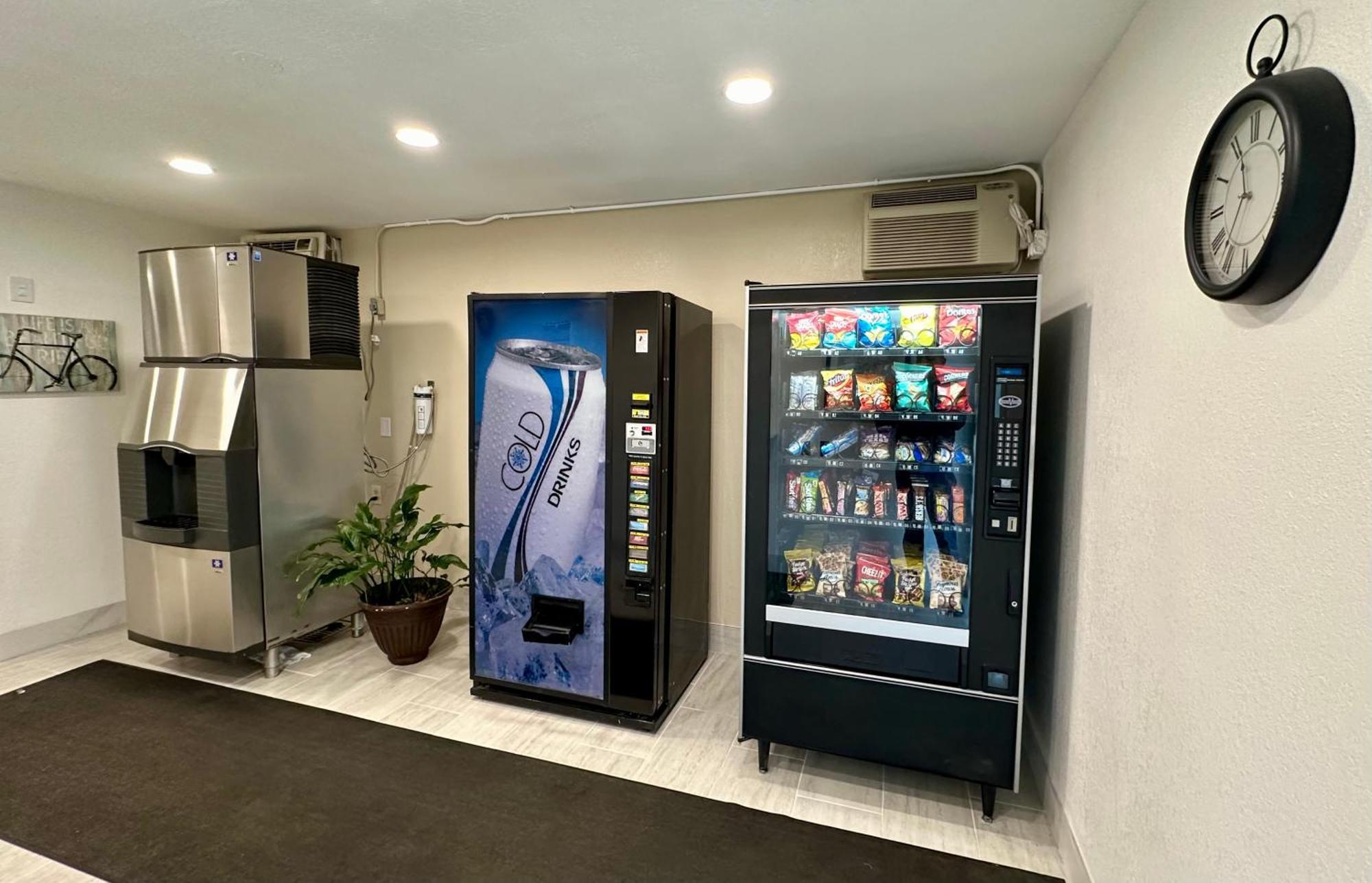 Royal Inn And Suites Charlotte Airport エクステリア 写真