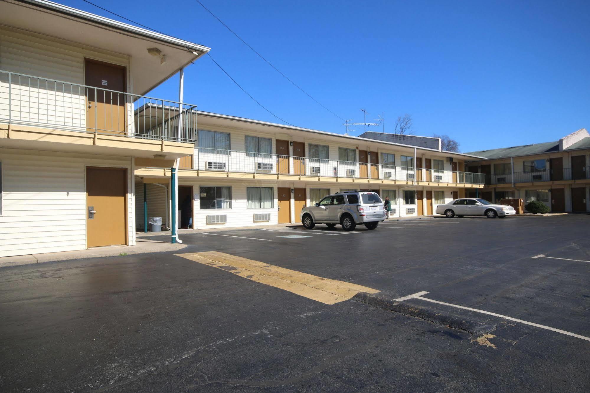 Royal Inn And Suites Charlotte Airport エクステリア 写真