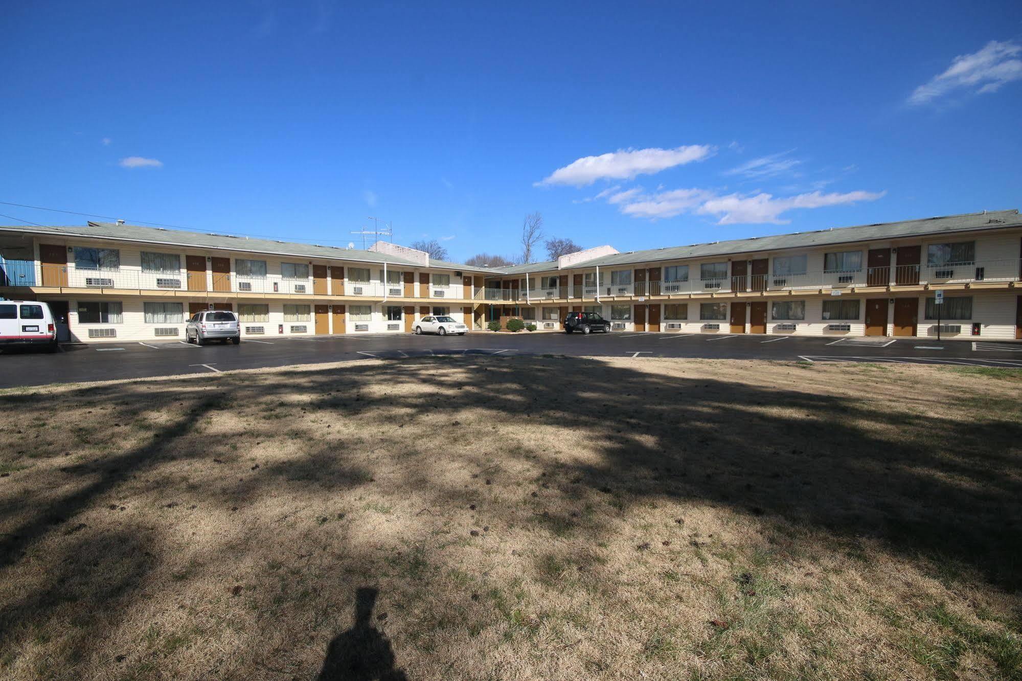 Royal Inn And Suites Charlotte Airport エクステリア 写真